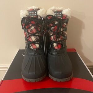 NEW Cougar Storm Cuddle Boots
